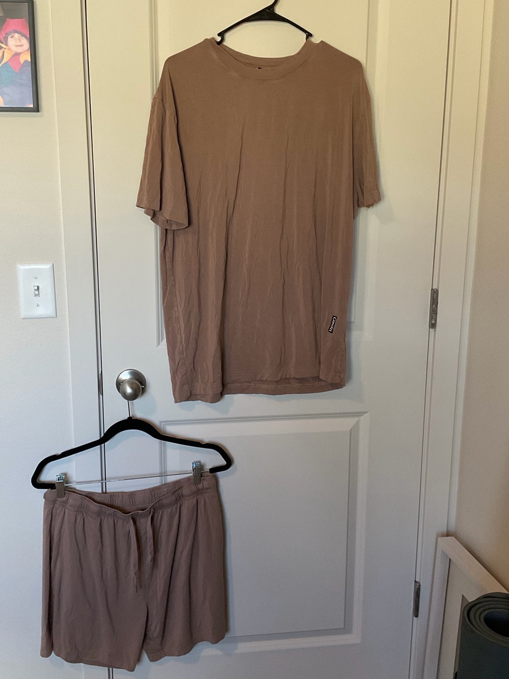 Women’s Comfrt Casual Lounge Shirt and Shorts in Taupe Size Large